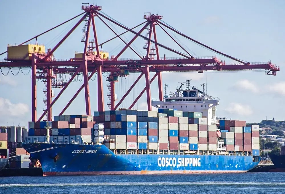 COSCO Genoa at Fremantle, October 2025. © Amanda Bradfield