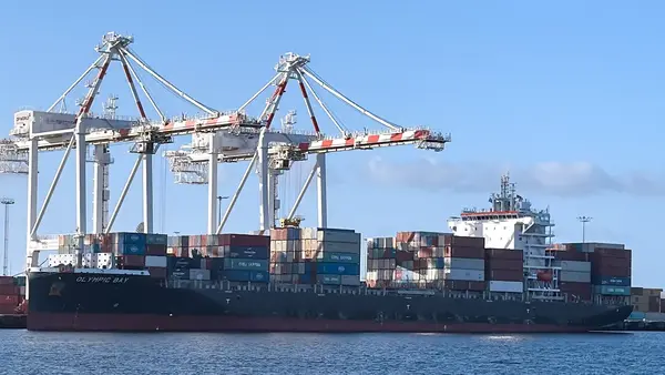 Containership Olympic Bay at Fremantle, Oct26. © Amanda Bradfield