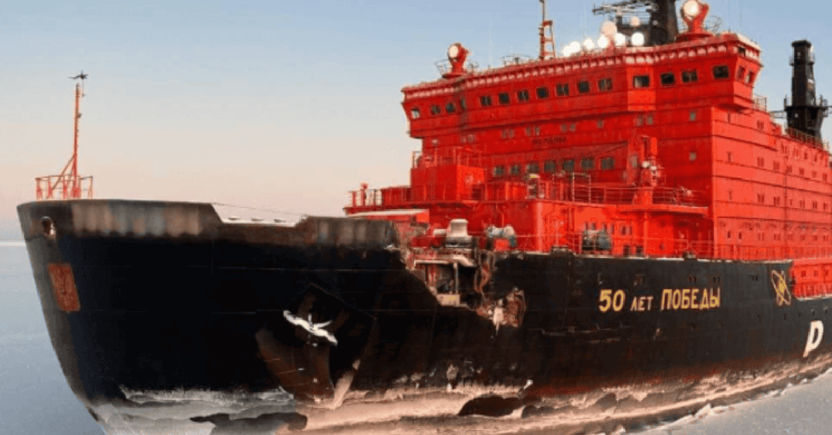 Video shows Russian icebreaker allision