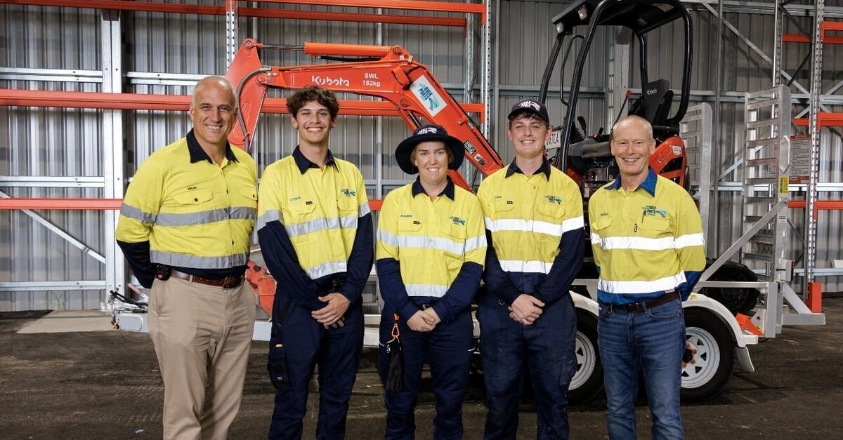 Apprentices with Member for Mackay Nigel Dalton MP and NQBP CEO Brendan Webb. Image: NQBP