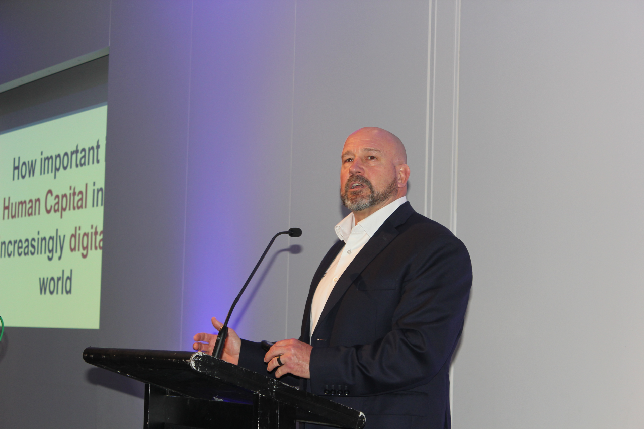ATSB chief commissioner Angus Mitchell speaks at the AMPI conference in Darwin. Image: David Sexton/DCN
