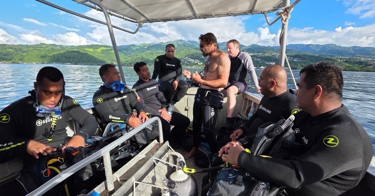 Specialist dive training aimed at combatting maritime threats in the Pacific