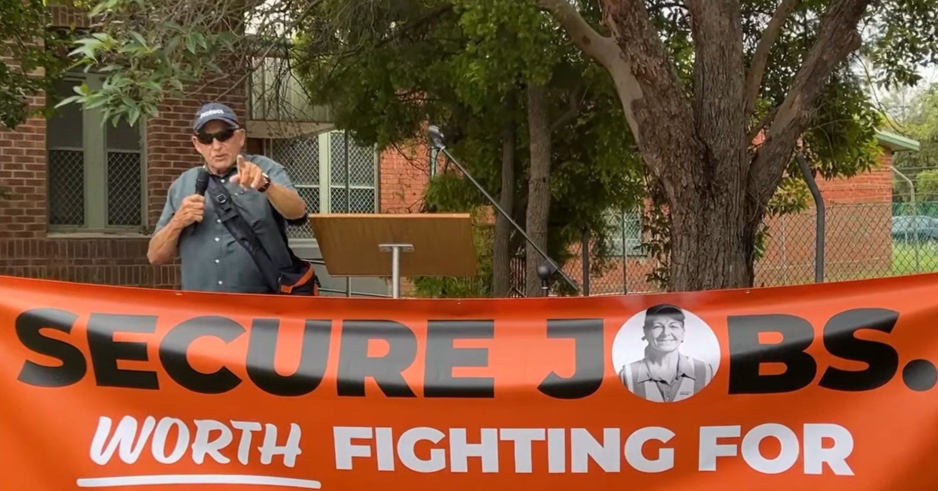 Wharfies mourn Comrade Freddie