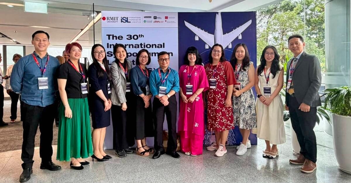 RMIT attendees at the ISL symposium in Hanoi