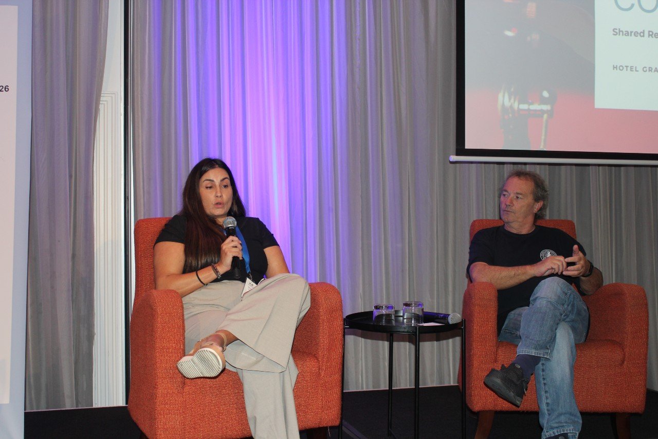 Sandra Benal and Ian Bray talk seafarer abandonment. Credit: David Sexton/DCN