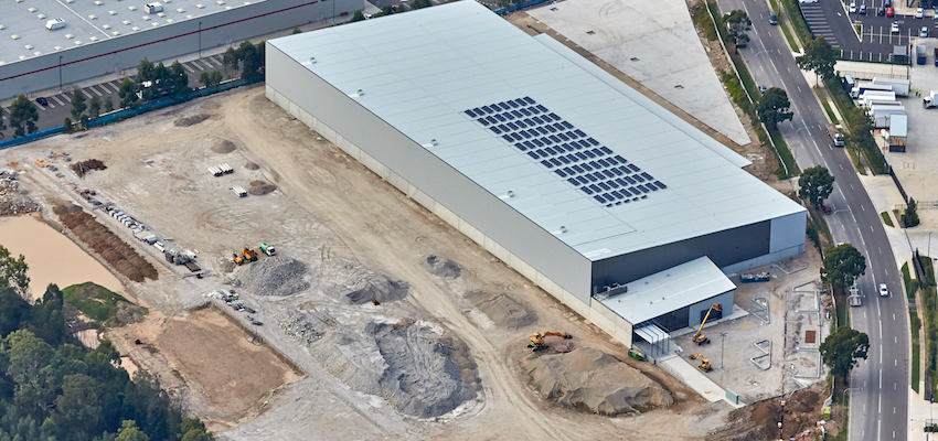 Online retail boom spurs logistics investment