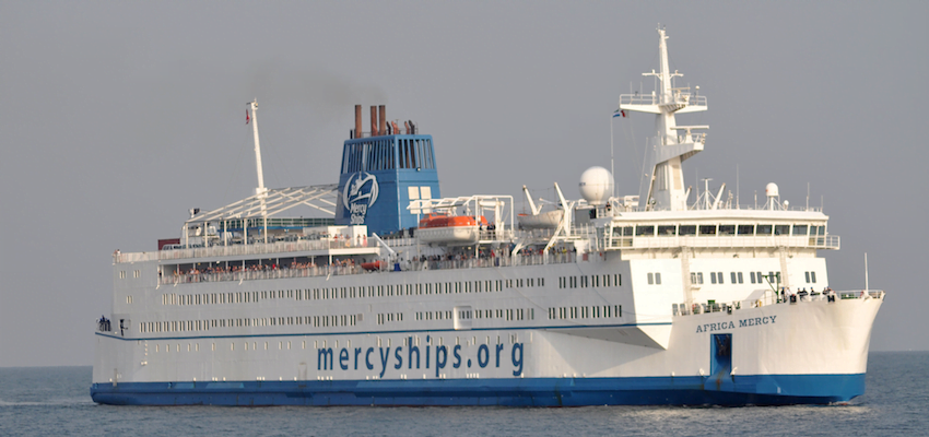 Africa Mercy arrives at Dakar