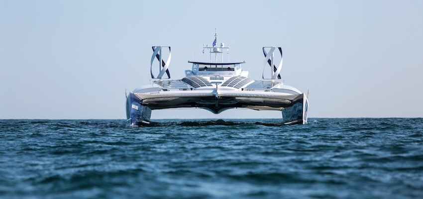 World trip for hydrogen-fuelled vessel
