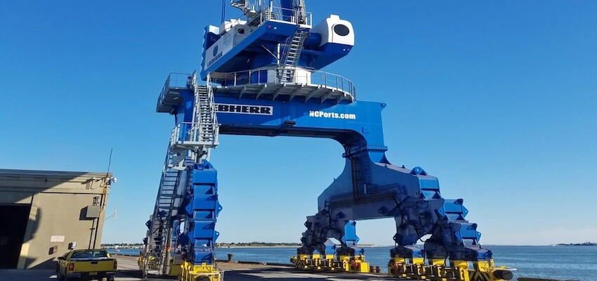 First portal slewing crane commences work in the US