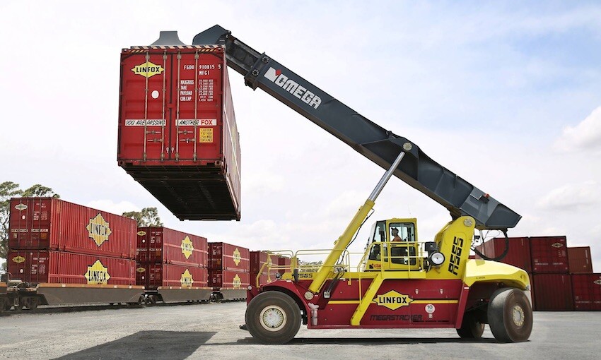 Linfox and Aurizon lift services to stock supermarket shelves