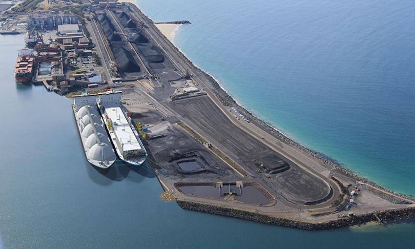 Höegh LNG and AIE sign deal for Port Kembla gas project