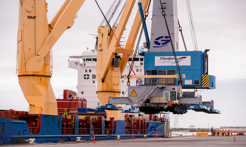BBC Chartering moves crane between ports [WITH VIDEO]