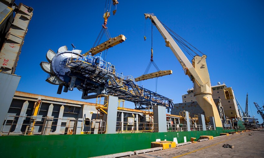 AAL transports heavy lift components from China to WA