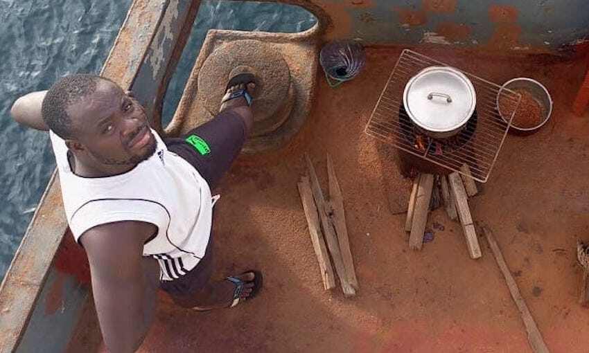 Abandoned cargo ship poses risk of 