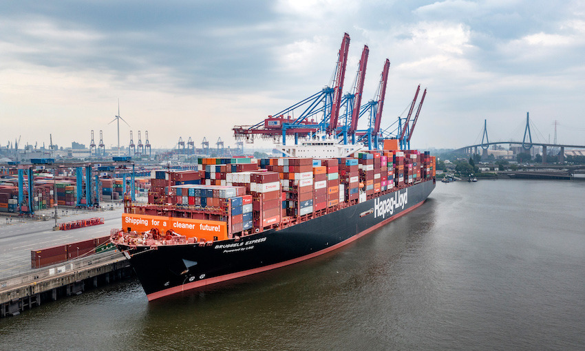 Container ship converted to LNG arrives in Hamburg