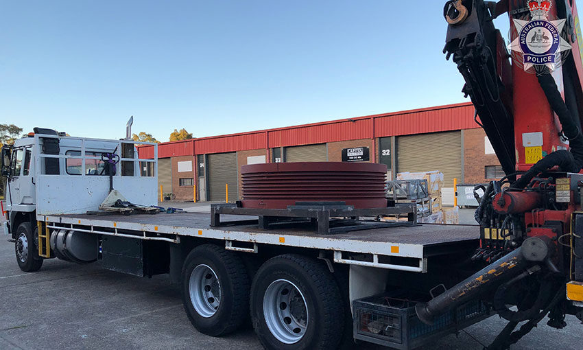 Four arrested over plot to smuggle 230 kilos of drugs