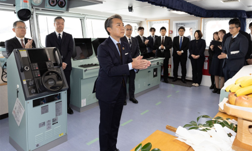 Japan's first LNG bunker vessel delivered