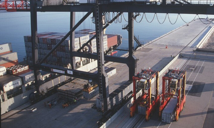 Patrick marks 20 years of automated straddle carriers