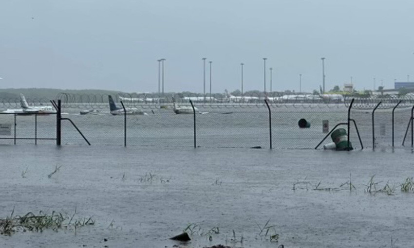 Floods disrupt freight flights in QLD