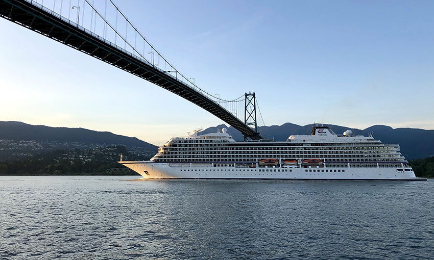 Biofouling problems delay cruise ship