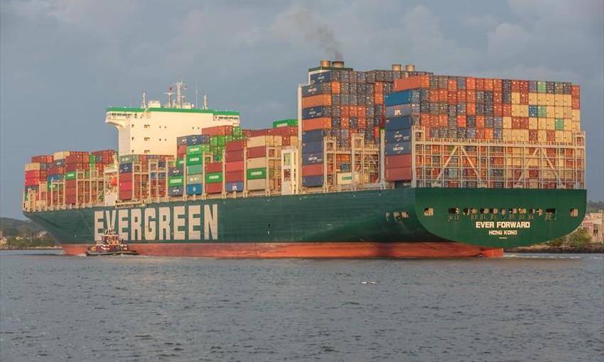 Ever Forward runs aground off the US coast