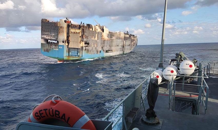 Felicity Ace sinks after burning for two weeks