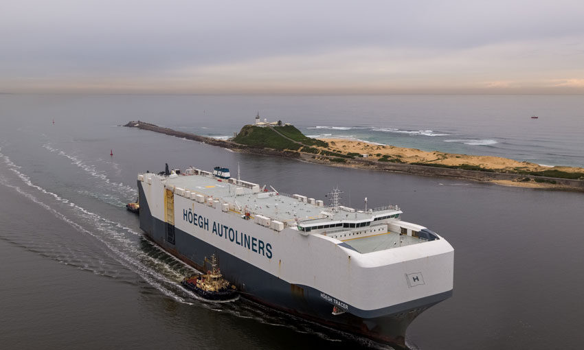 Höegh Tracer ro-ro call a boost for the Hunter (with video)