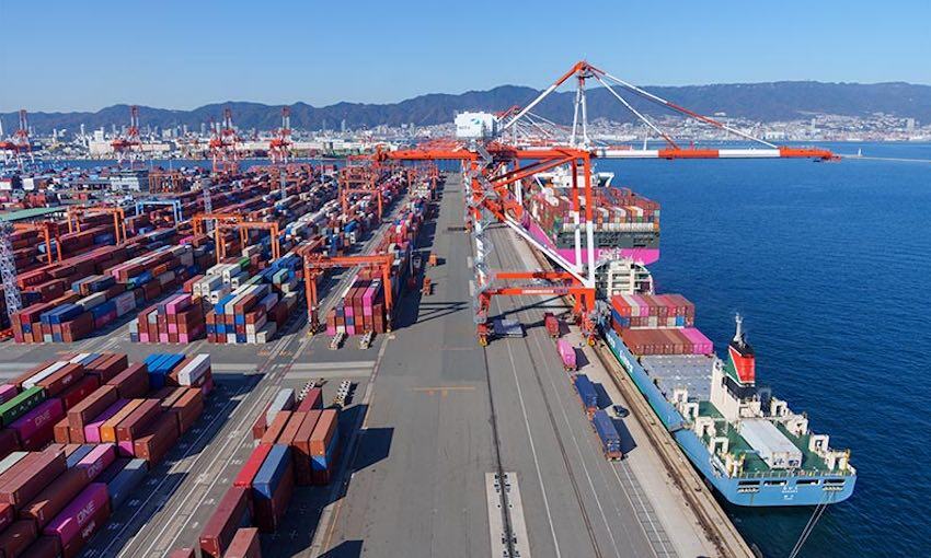 MOL and K Line sign container terminal expansion agreement