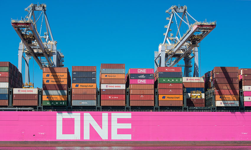 ONE orders 10 big containerships