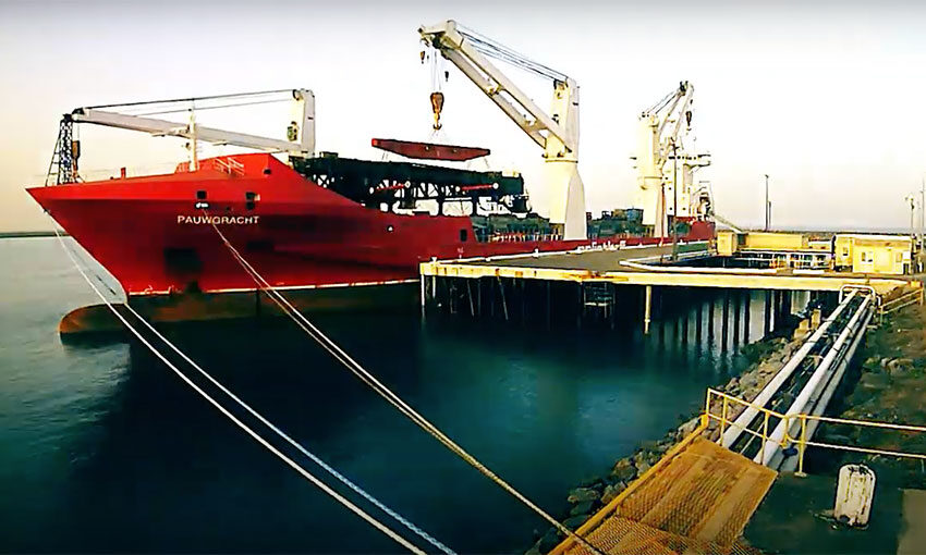 Big cargo comes on a big ship to Mackay