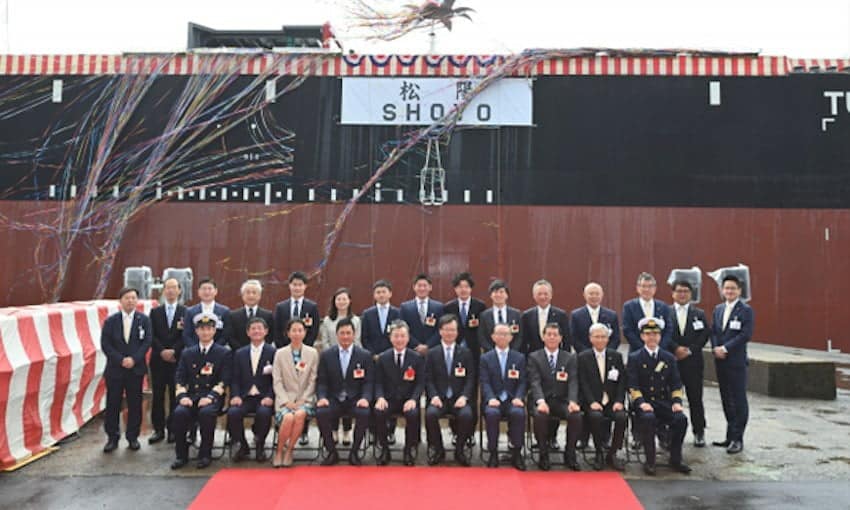 World's first LNG-fuelled Panamax bulker begins operation