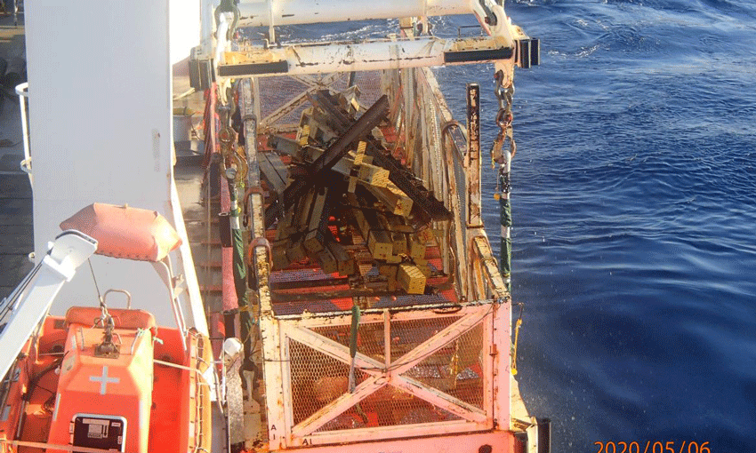 Steel beams discovered in YM Efficiency containers