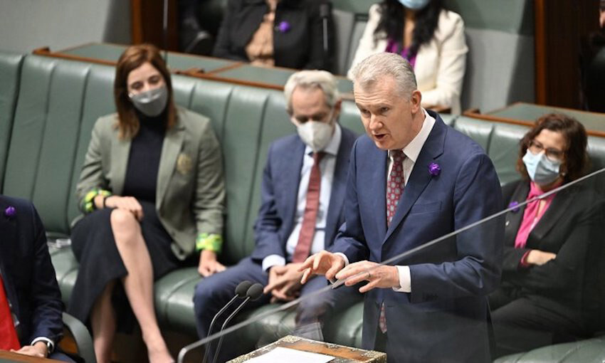 Bill to amend fair work legislation receives support and backlash