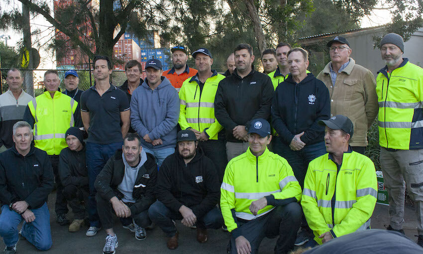 Tug crews behind Portland Bay operation recognised by seafarers, unions and port community