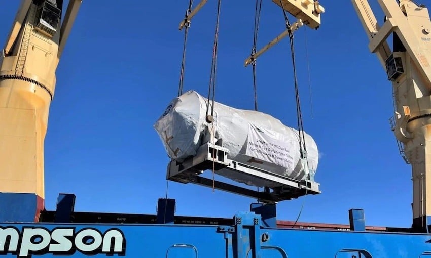 Port Kembla imports heaviest piece of cargo ever