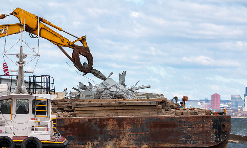 Maersk publishes updates on Baltimore blockage