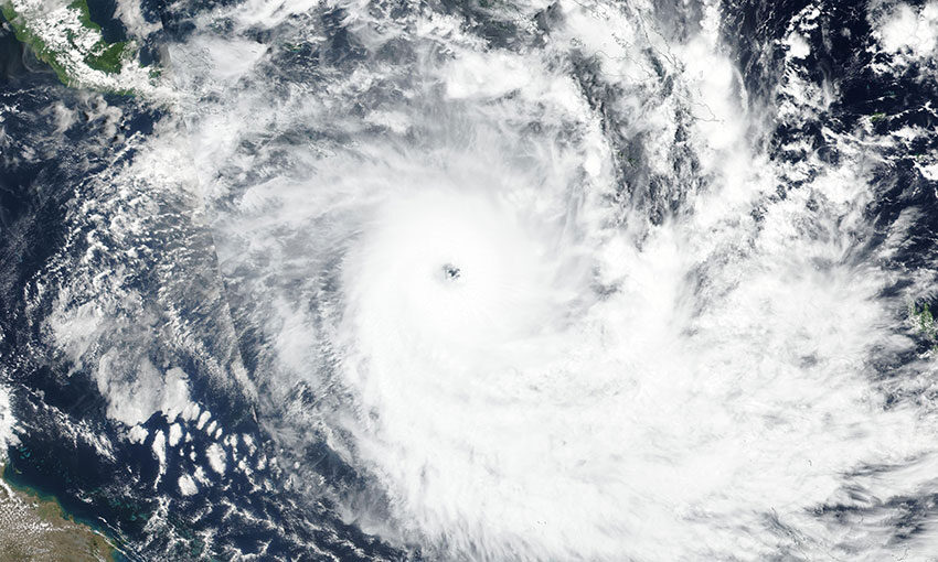 Ports close in Queensland as Cyclone Jasper looms