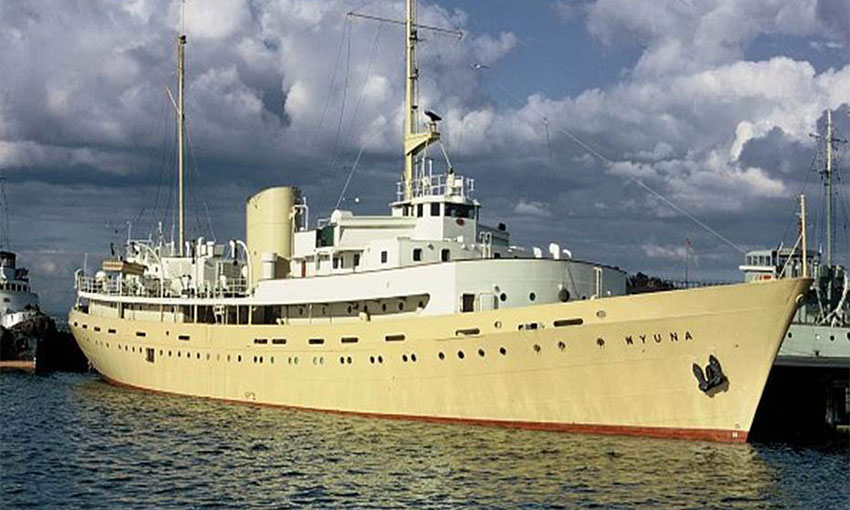 Bell Bay reopens after ship goes adrift