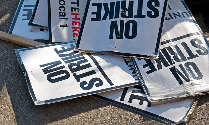 MUA gives notice of more Patrick industrial action; delays expected to increase