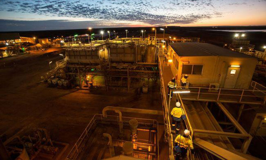 Aurizon signs five-year contract for Fremantle-bound minerals