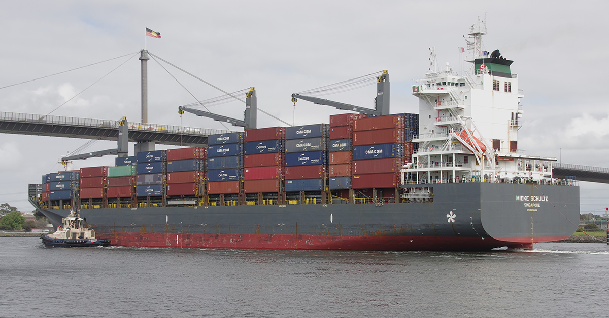 Containership Mieke Schulte outbound at Melbourne. Image: Dale Crisp