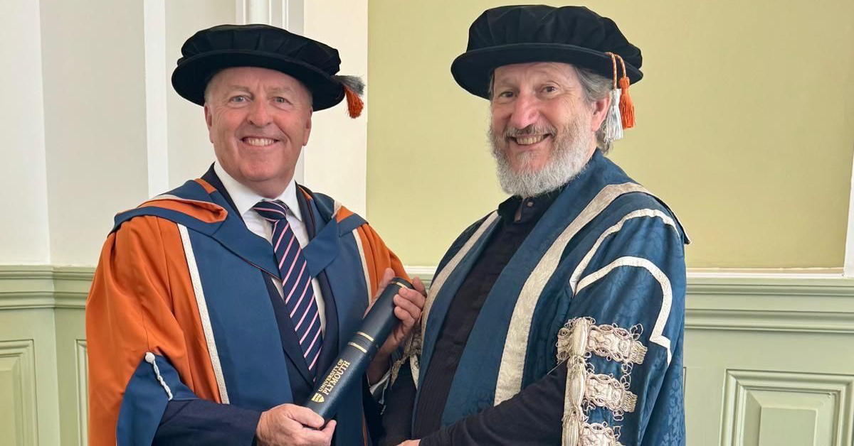 Mike Gallacher with University of Plymouth Vice Chancellor Professor Kevin Jones at the Cyber SHIP lab. Image: Ports Australia / LinkedIn.png