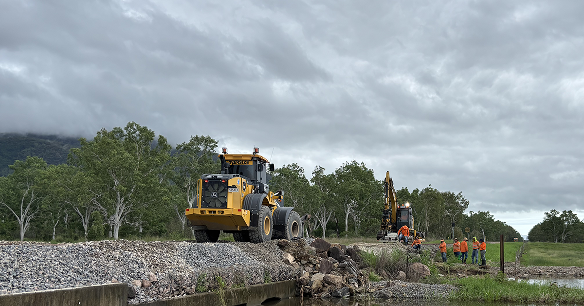 Repair work between Gemoka and Maxwelton. Image: Queensland Rail