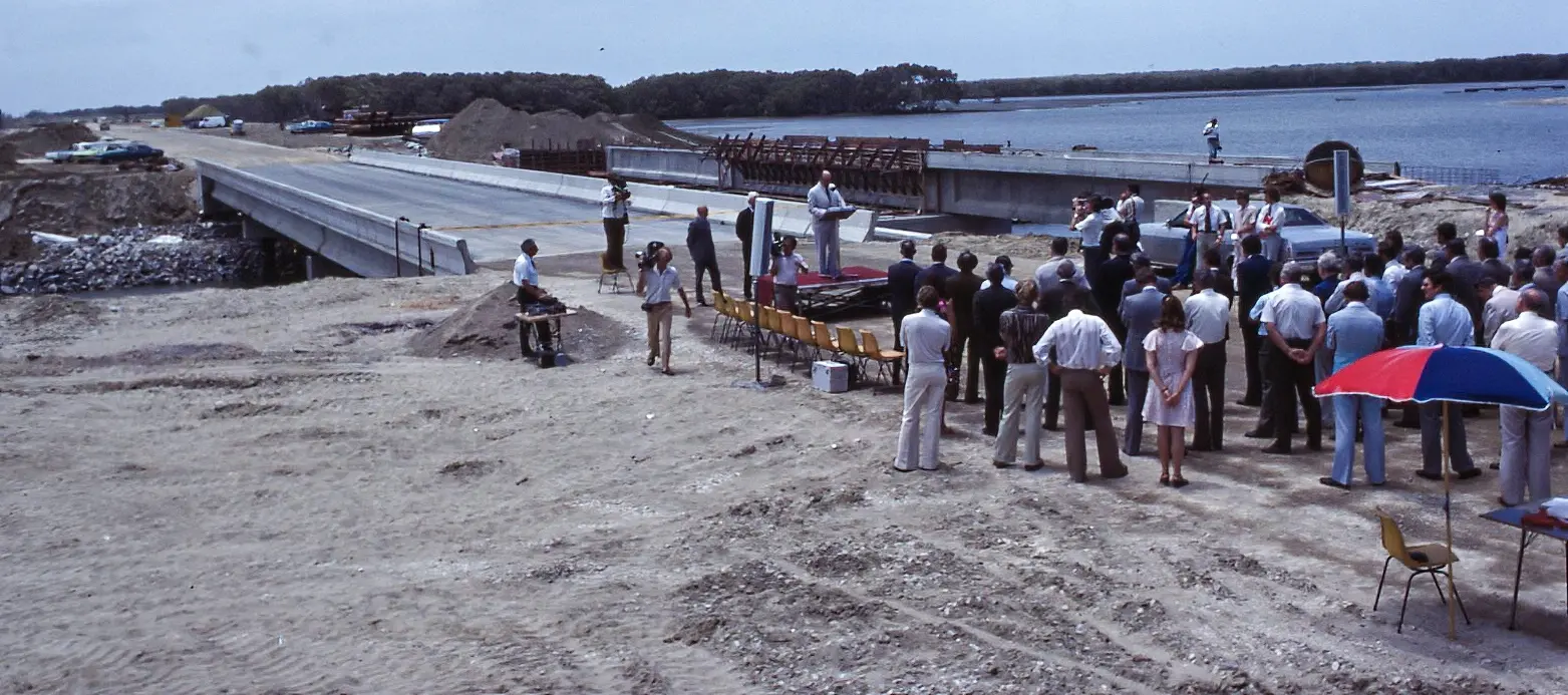 Official opening of the causeway to the Fisherman Islands port precinct, 1977 - Port of Brisbane