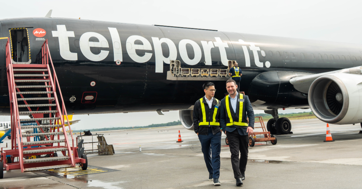 Teleport CEO Pete Chareonwongsak with Avalon Airport Melbourne CEO Ari Suss. Image: Avalon Airport Melbourne