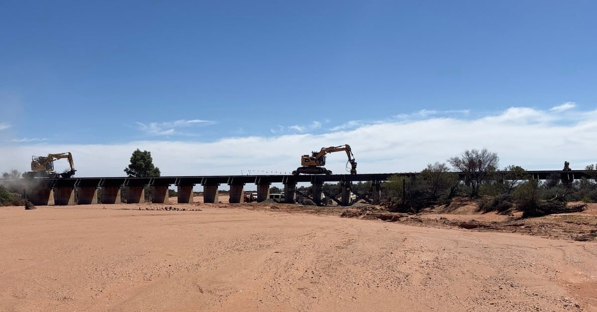 Sydney to Perth freight line reopened after five weeks