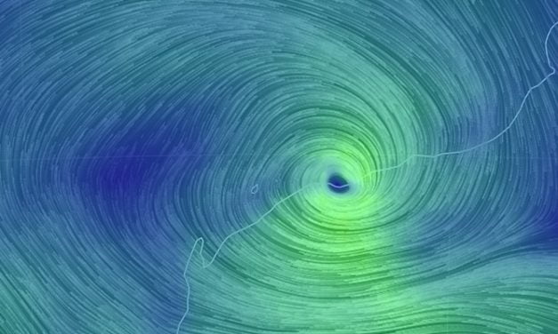 Cyclone shuts down ports and roads on Pilbara coast