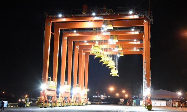 New “green” gantries for Manila container terminal