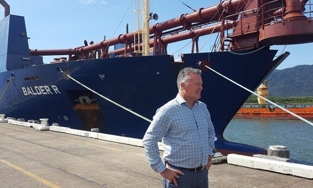 Dredge arrives in Cairns for cruise ship expansion