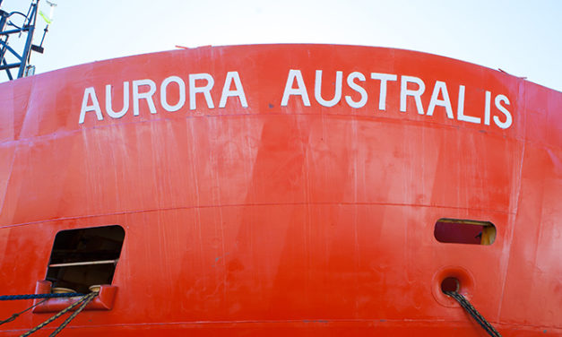 VIDEO: Aurora Australis makes final journey south